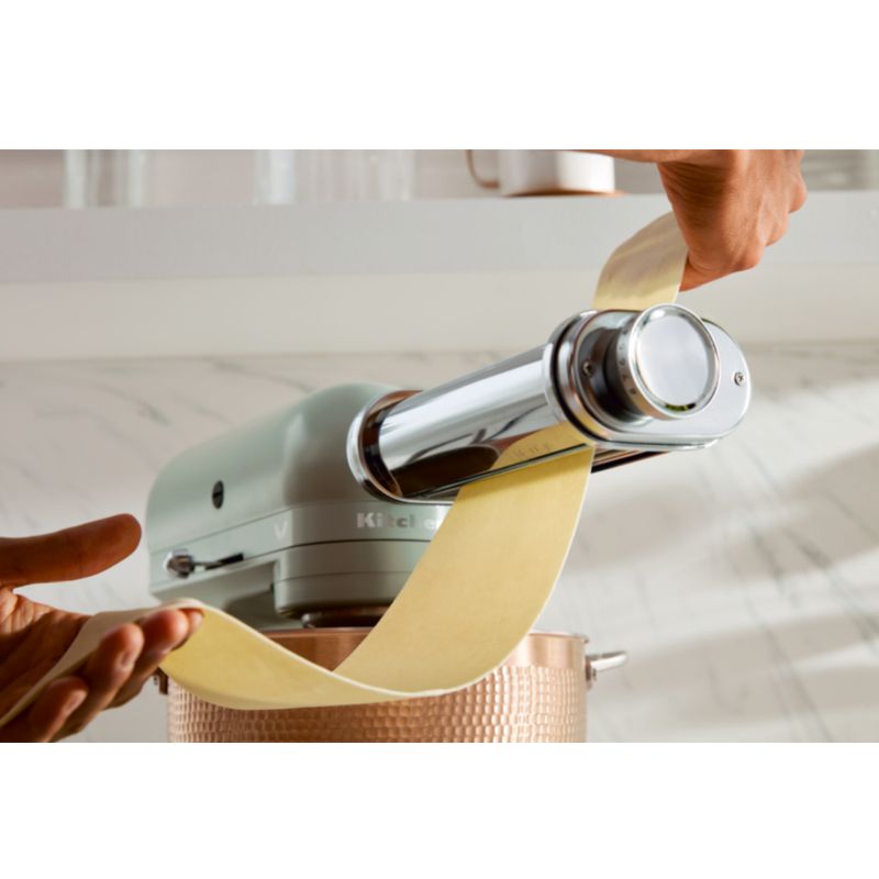 KitchenAid_Batedeira_KEA28AT_Imagem_Com_Modelo_4